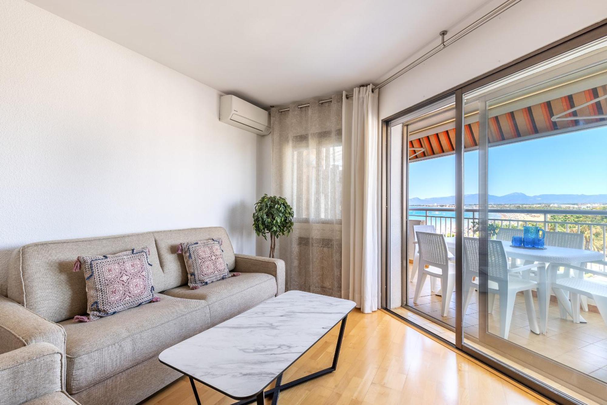 Uhc Santillana Family Complex Salou Dış mekan fotoğraf