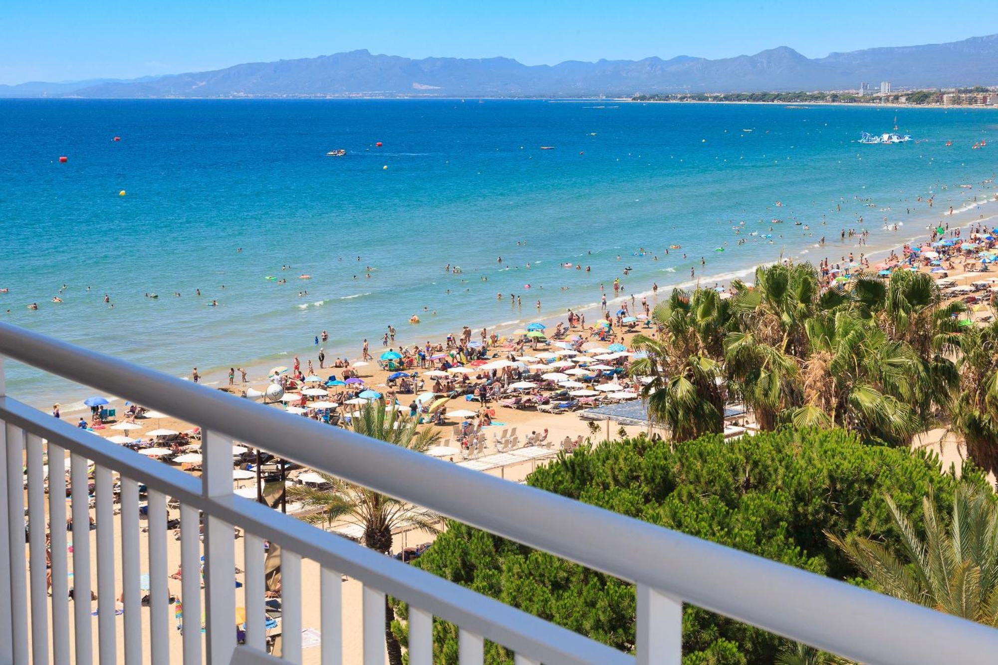 Uhc Santillana Family Complex Salou Oda fotoğraf